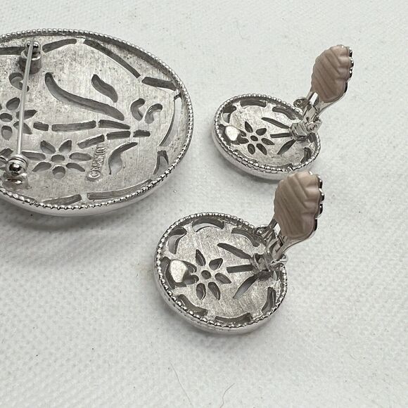 Sarah Coventry Brooch Pendant & Clip On Earrings Silhouette Floral Vintage - Picture 8 of 9